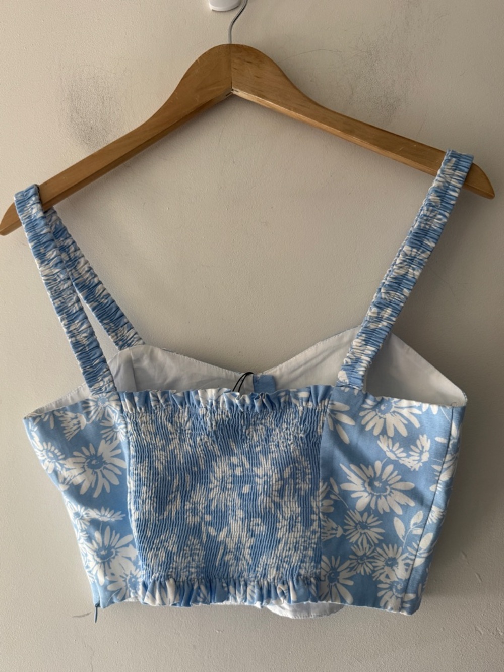 NEW!! Zara Blue and White Adorable Floral Crop Top - Picture 5 of 6